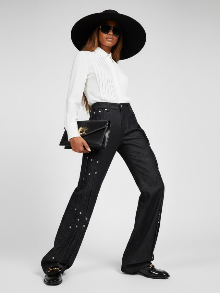 Elegante Wide-Leg Denimhose mit Paneelen und Nietenapplikationen • BYMANYC ® New York